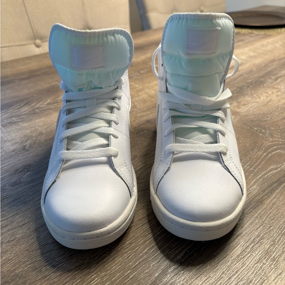 BNWOT Women’s Nike Court Royale 2 Mid Sneakers (White) - Picture 3 of 6